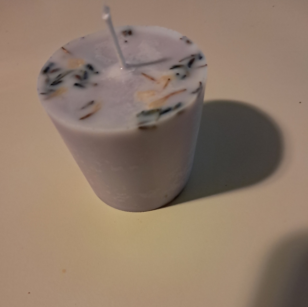 Hand crafted Blueberry 1.5 oz. votive soy candle NWT